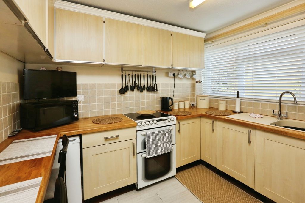 Property photo 3 of 10 Photo