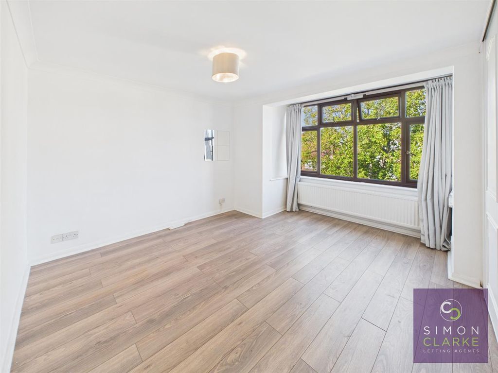 Property photo 3 of 9 Cam05425G0-Pr0175-Still001.Jpg