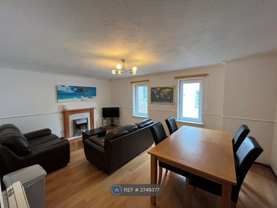 Property photo 2 of 9 Dining/Lounge