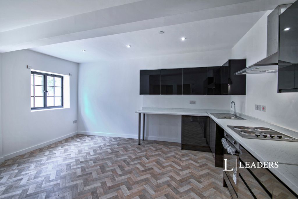 Property photo 3 of 13 Kitchen