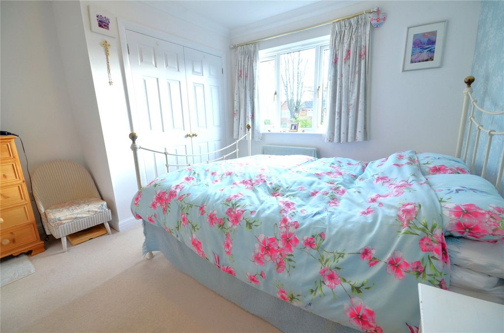 Additional image 11 of 2 bed flat for saleEast Grinstead, West Sussex RH19