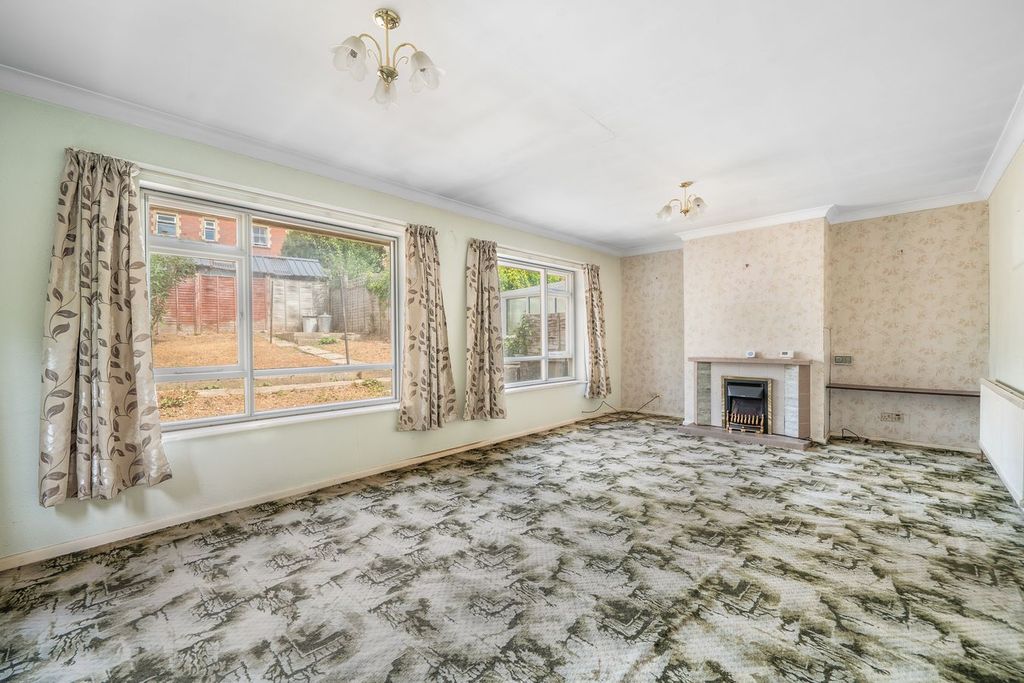 Property photo 3 of 11