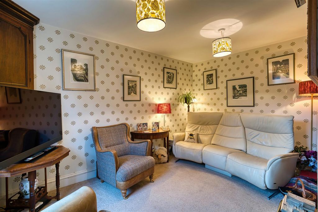 Property photo 3 of 10 Sitting Room