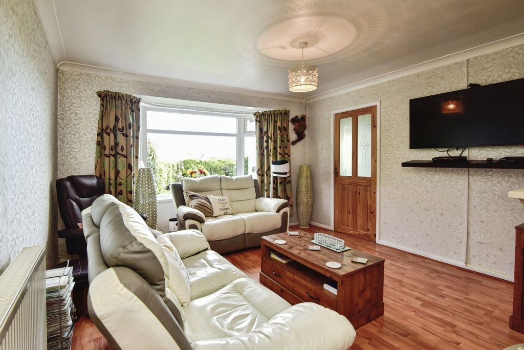 Property photo 3 of 25 Pbox-Img.Jpg