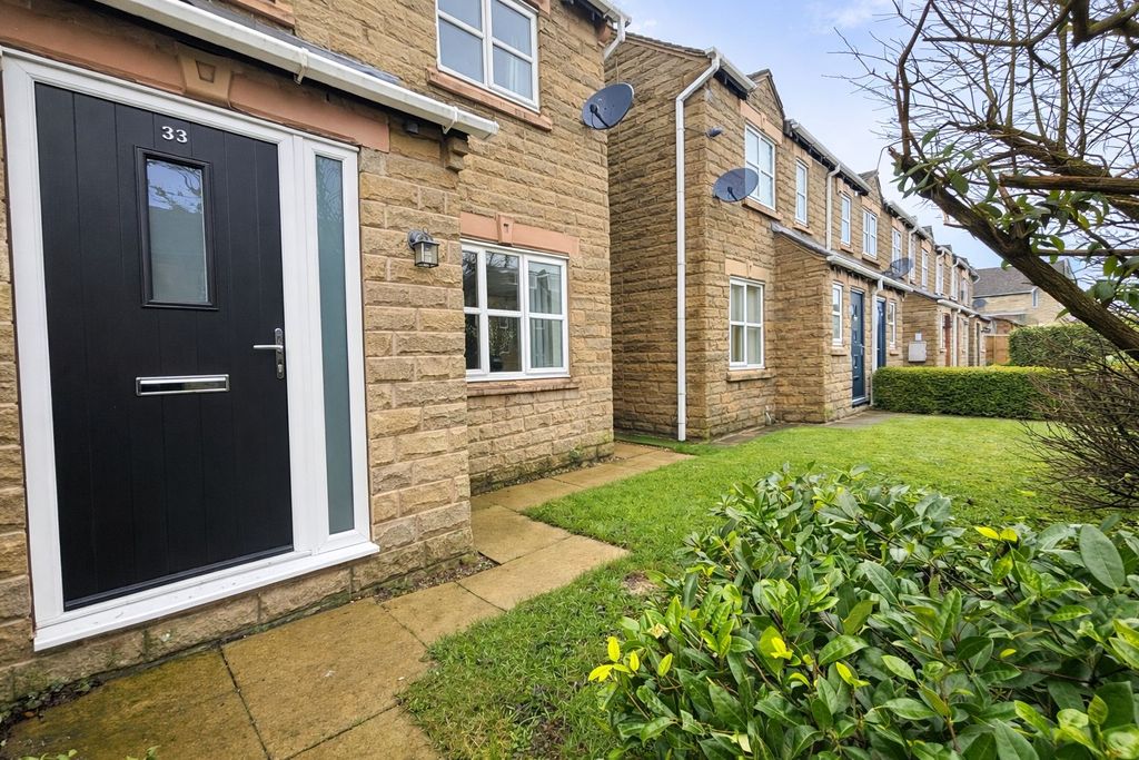 Property photo 2 of 20 Front Garden