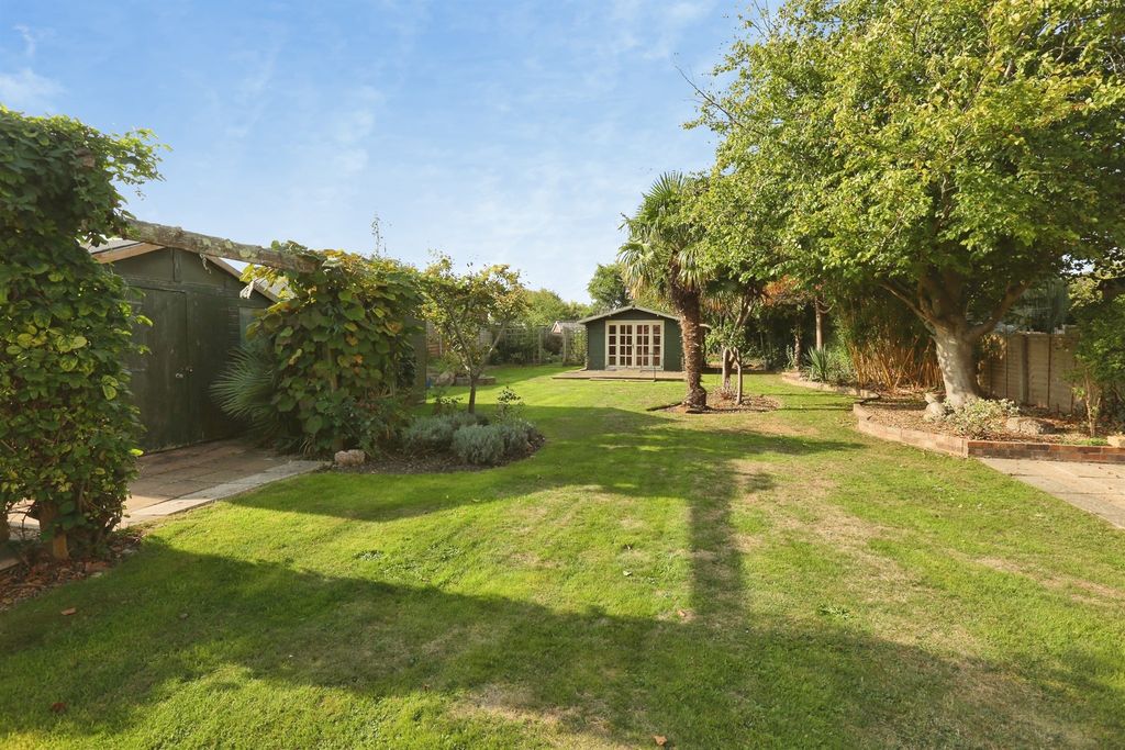 Property photo 2 of 23