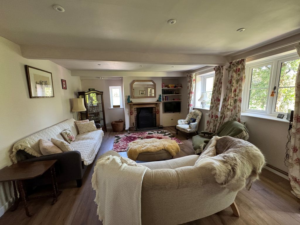 Property photo 3 of 25