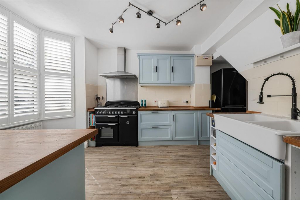 Property photo 3 of 13 14_77836.Jpg