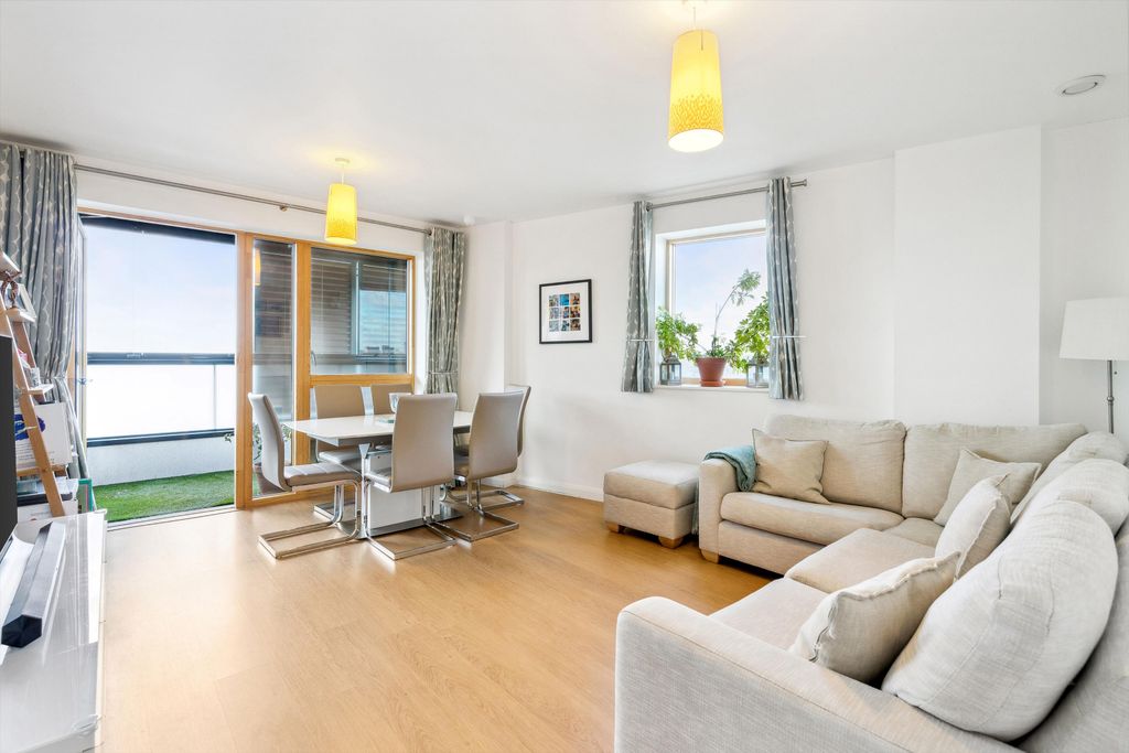 Property photo 1 of 11 Image