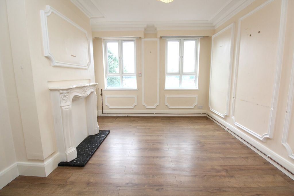 Property photo 1 of 6 Lounge