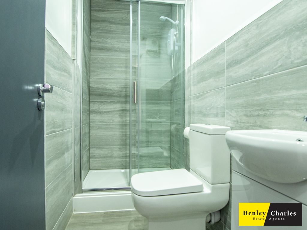 Property photo 2 of 4 Bathroom