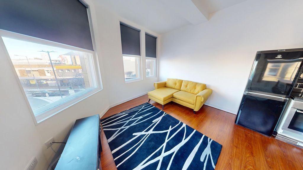 Property photo 3 of 7 1830-Barry-Street-01052026_171811