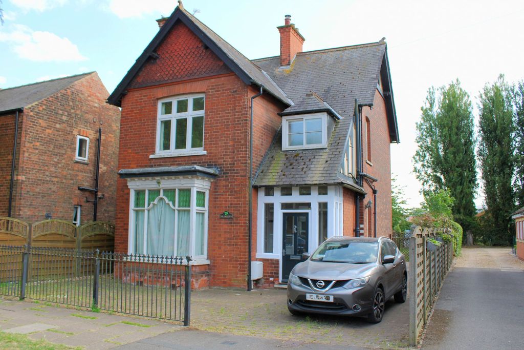 Property photo 1 of 15 Front
