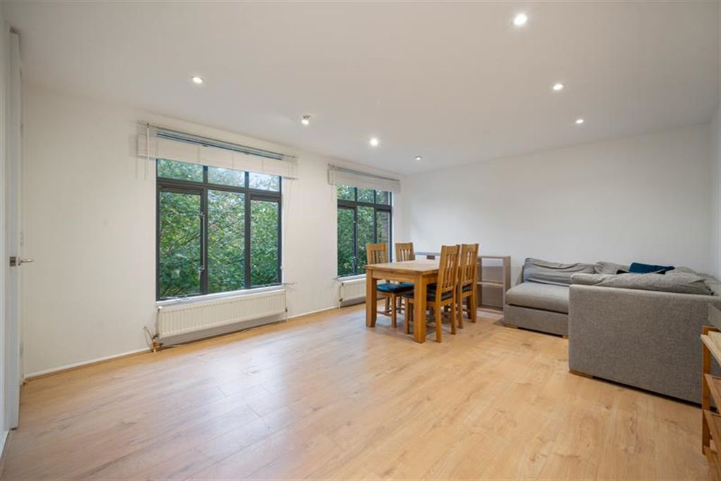 Property photo 1 of 9 Reception