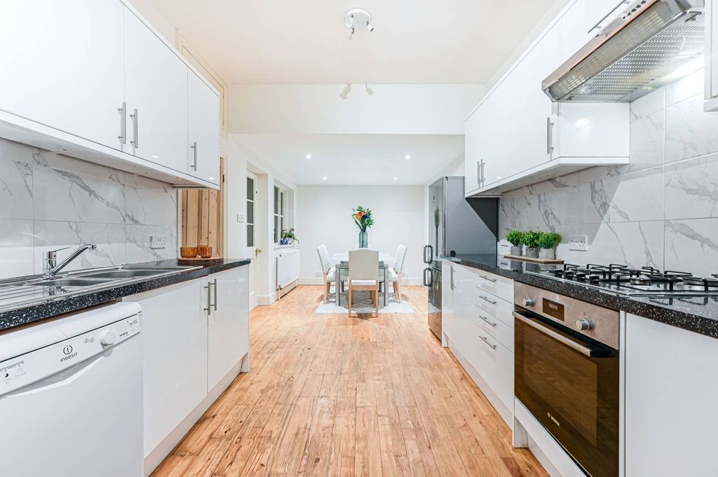 Property photo 1 of 31