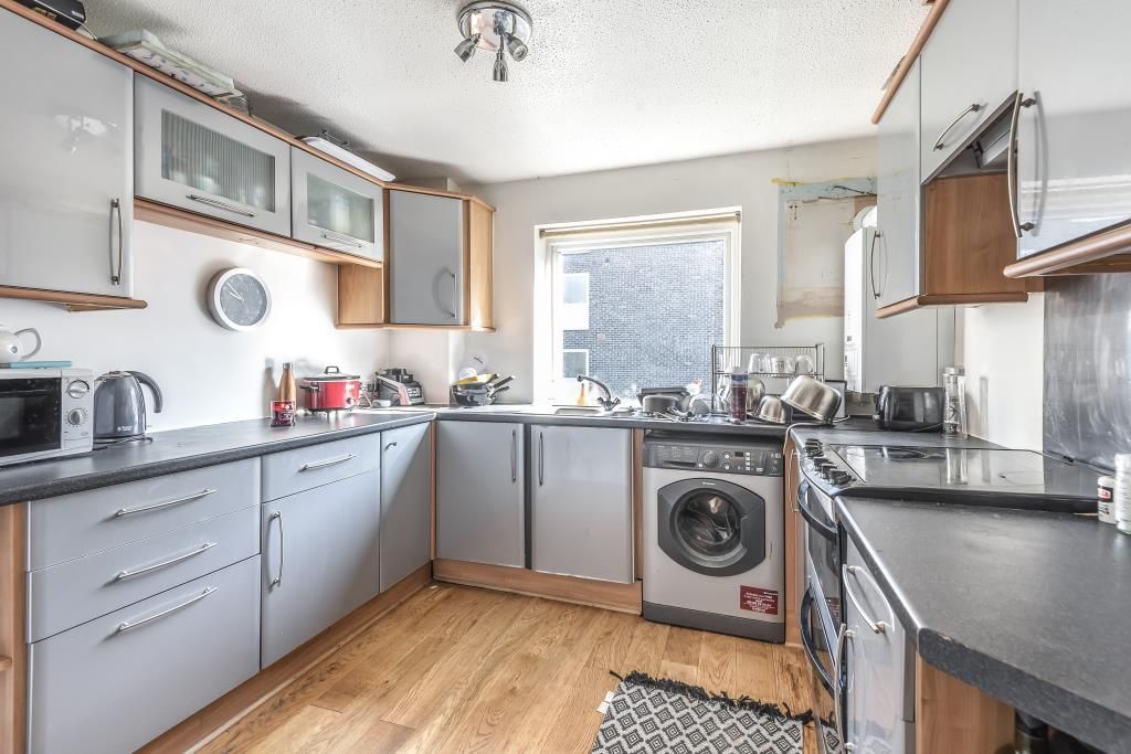 Property photo 2 of 10 Kitchen