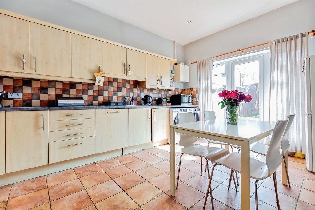 Property photo 3 of 20