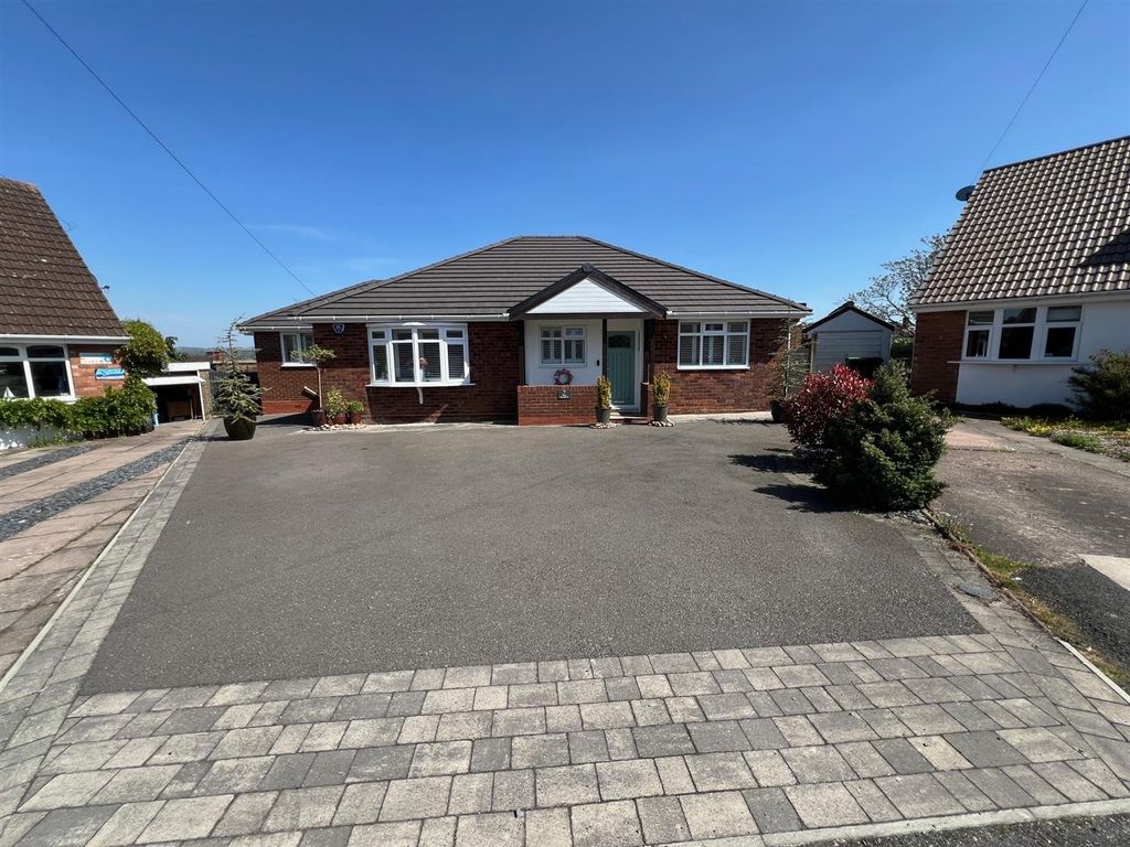 Property photo 1 of 34