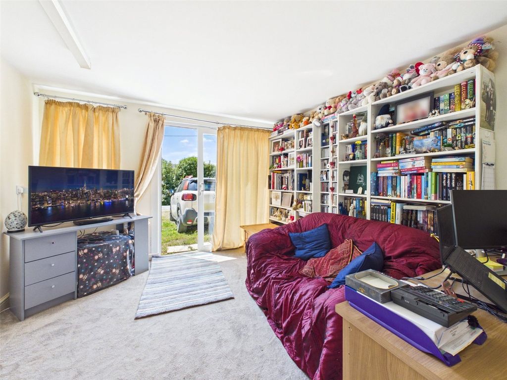 Property photo 3 of 26 Picture No. 05