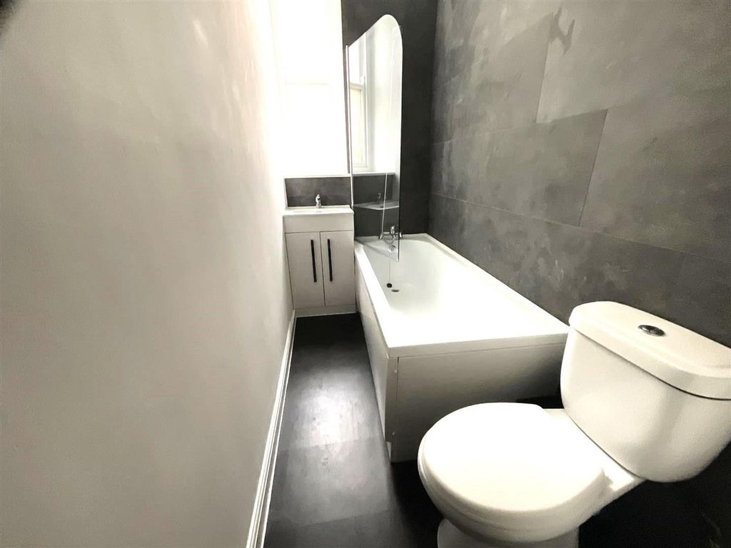 Property photo 3 of 10 Mexwhpehw02l-2Jlobrsaa.Jpg