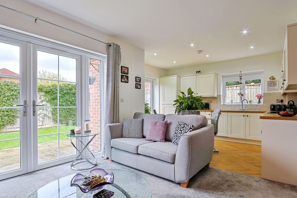 Property photo 3 of 17 Photo