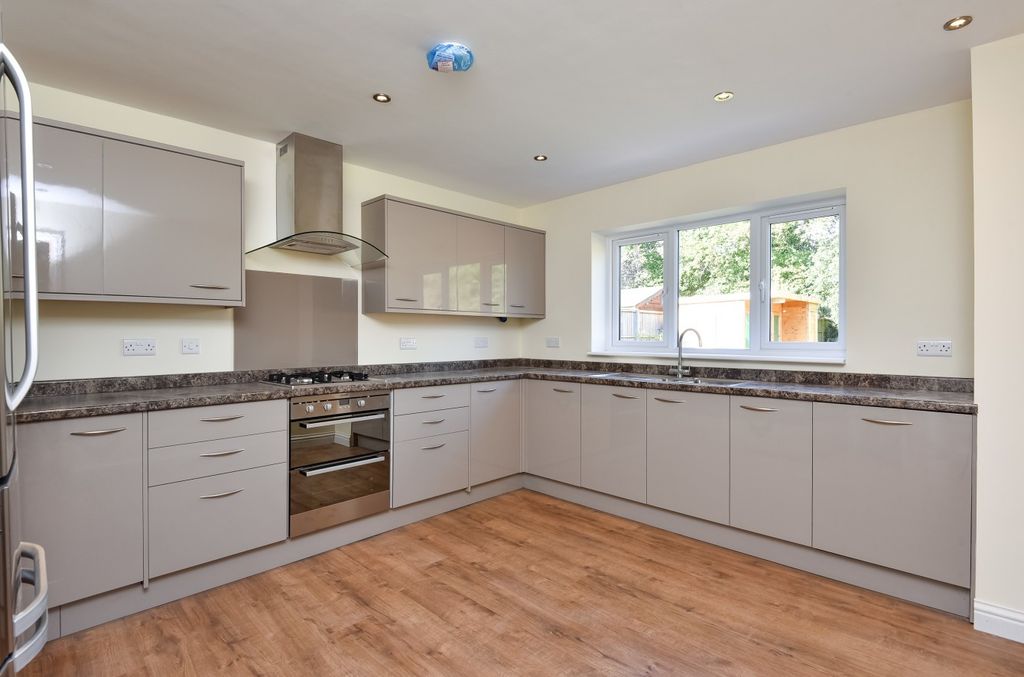 Property photo 2 of 11 Picture 2