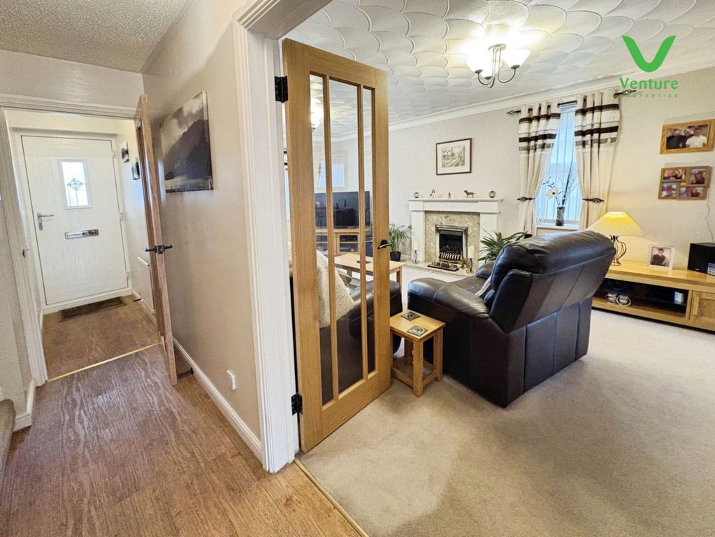 Property photo 3 of 33 Pbox-Img.Jpeg