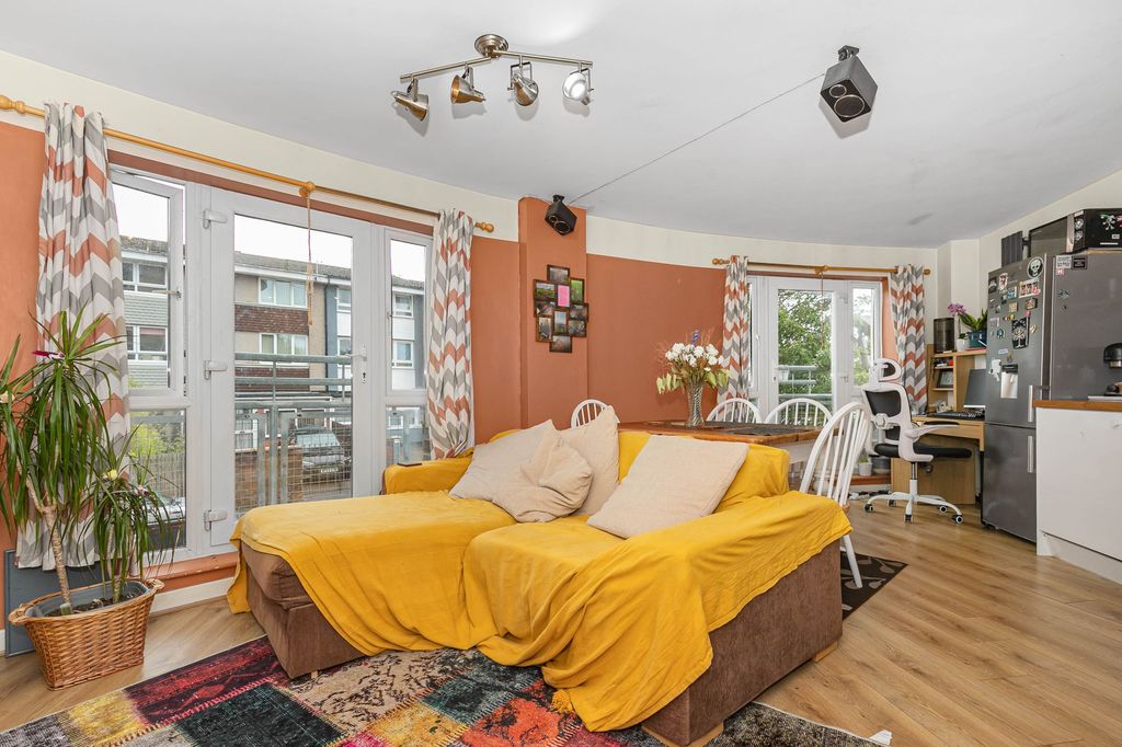 Property photo 3 of 21 Photo 3