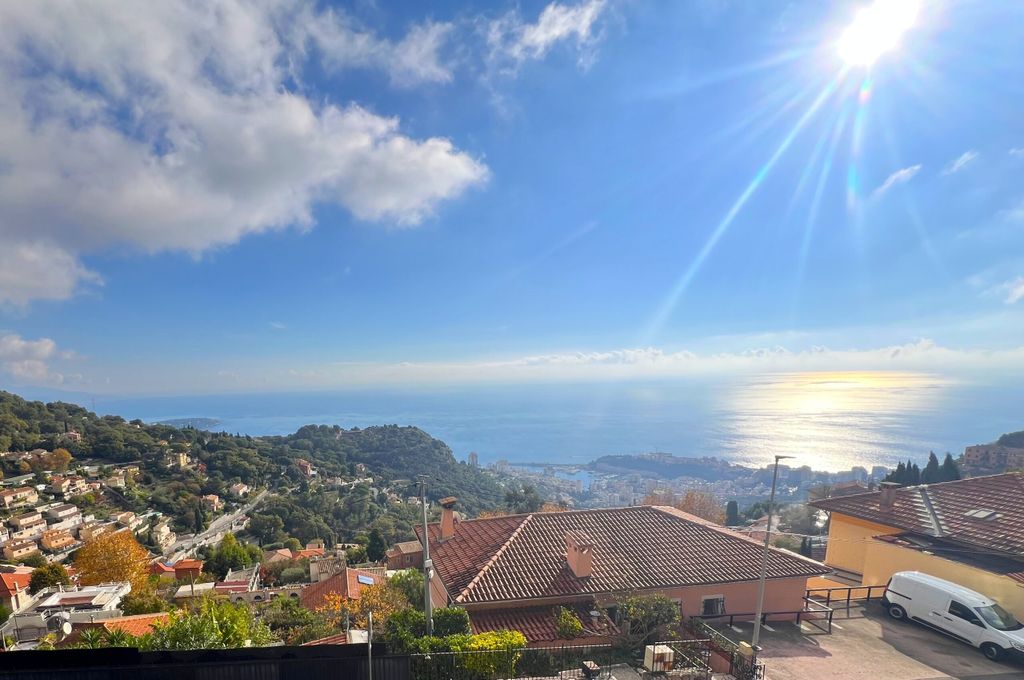 Property photo 2 of 27