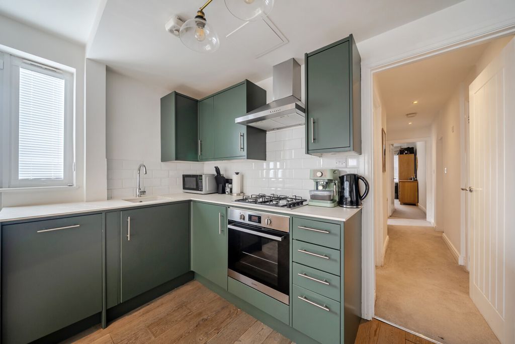 Property photo 2 of 12 1424757-7-69B0285...