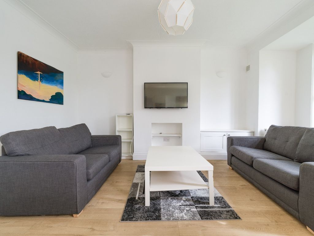 Property photo 2 of 17 2799731