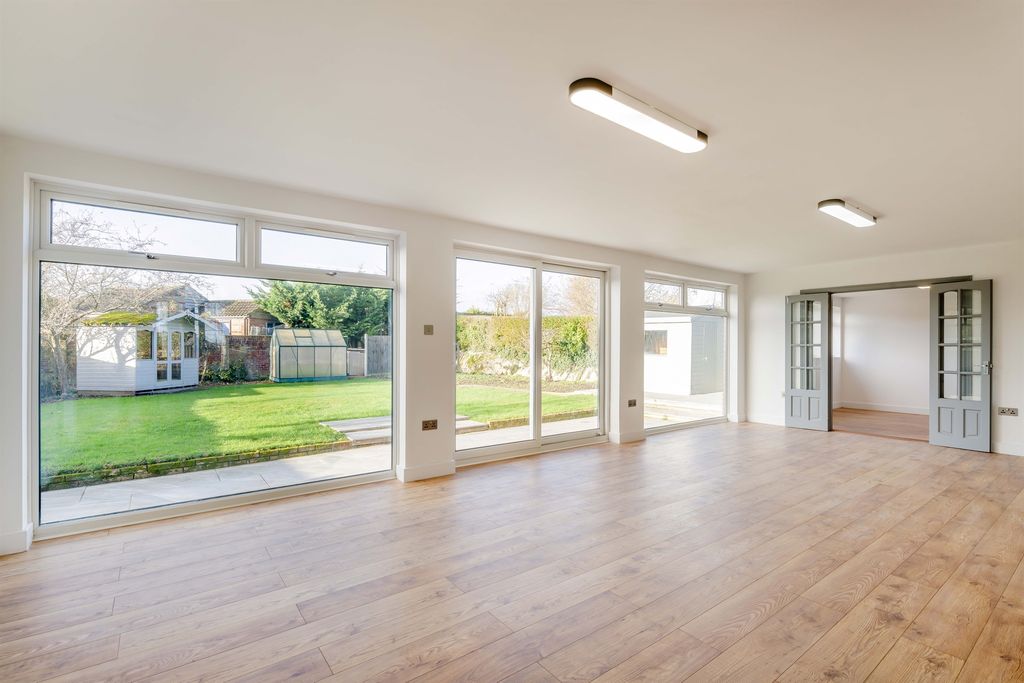 Property photo 3 of 18