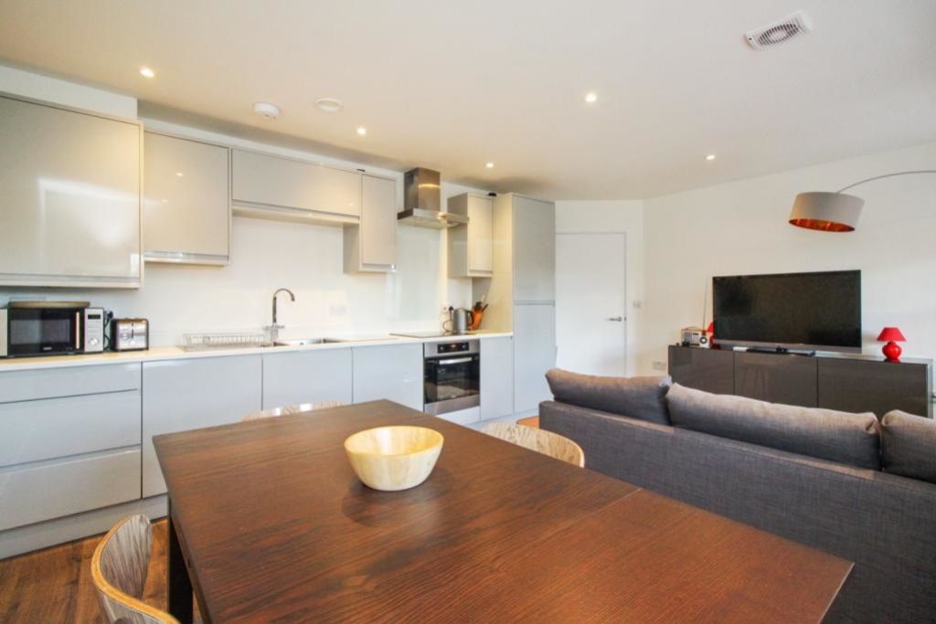 Property photo 3 of 10 Lounge 2 Northlane