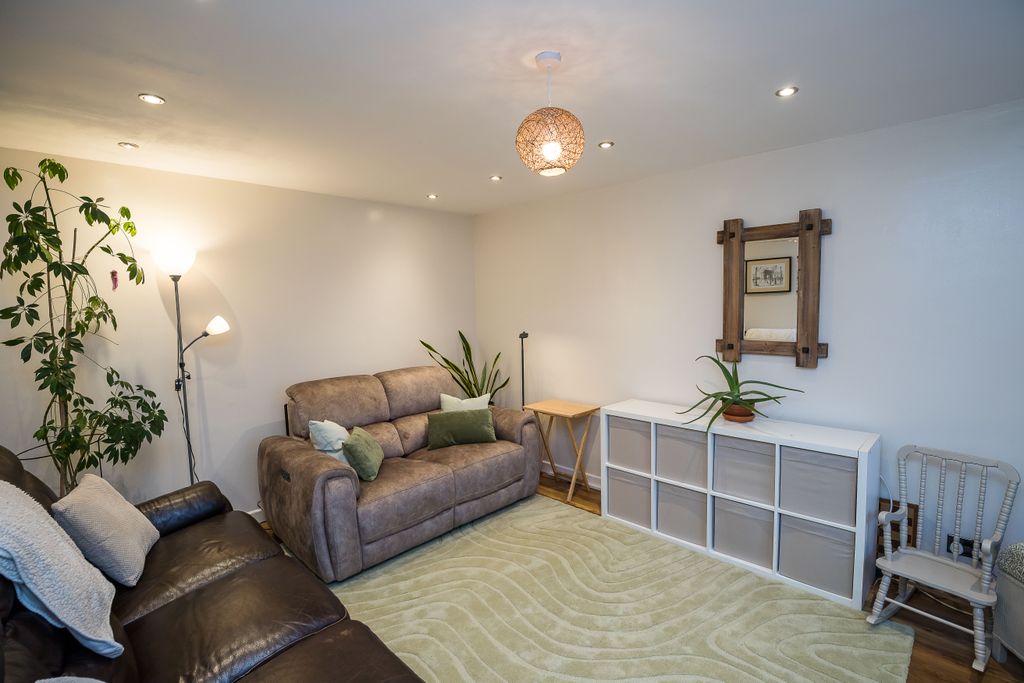 Property photo 3 of 22 Img_8058