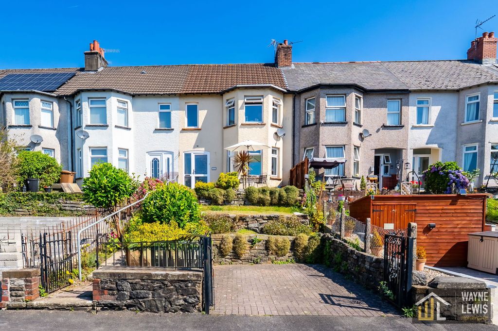Property photo 1 of 50