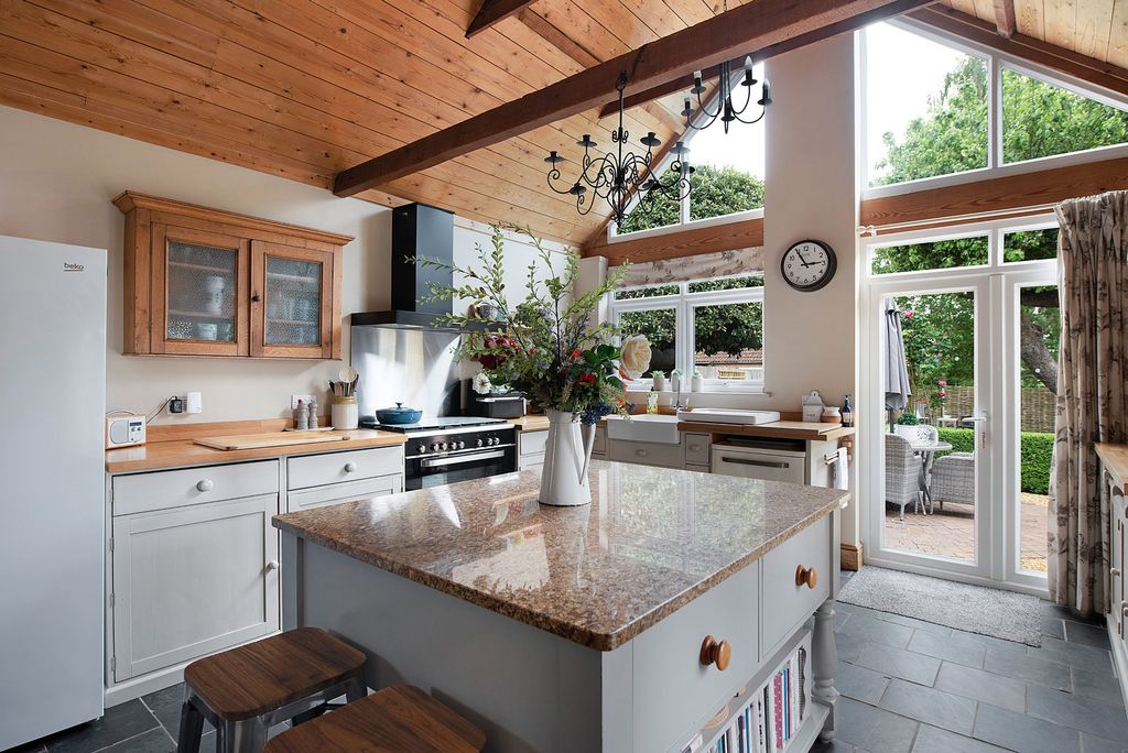 Property photo 1 of 40