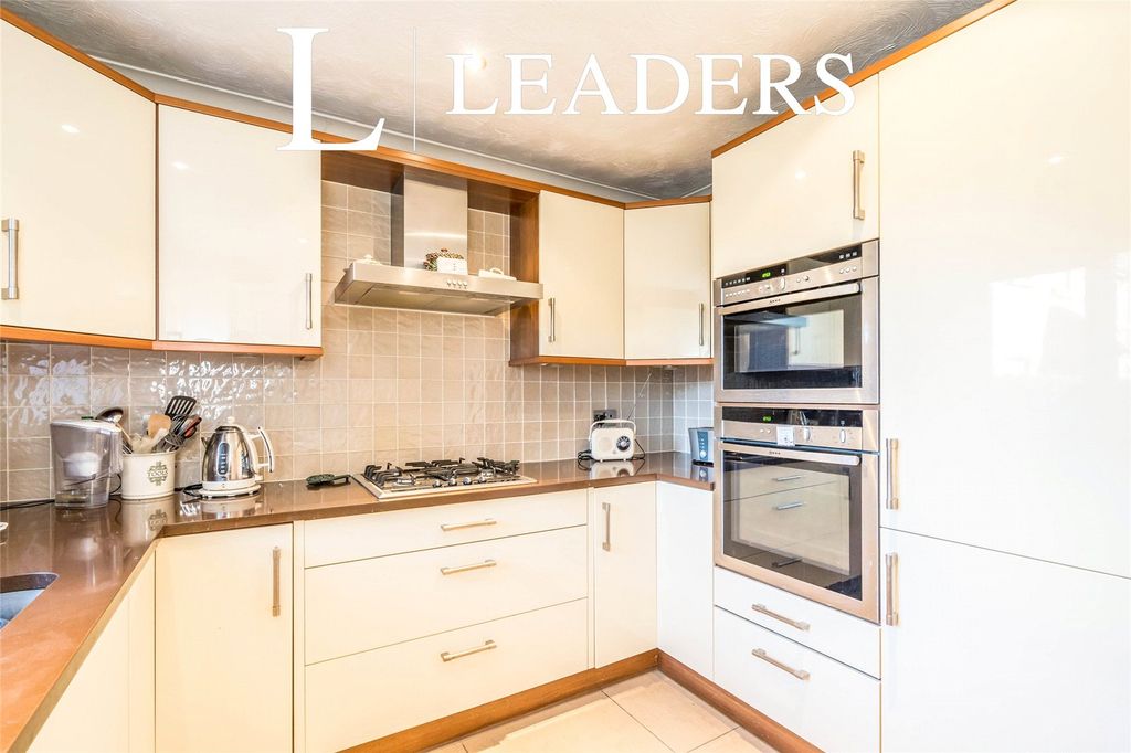 Property photo 2 of 10 E22F1d03-2098-Ed11-A