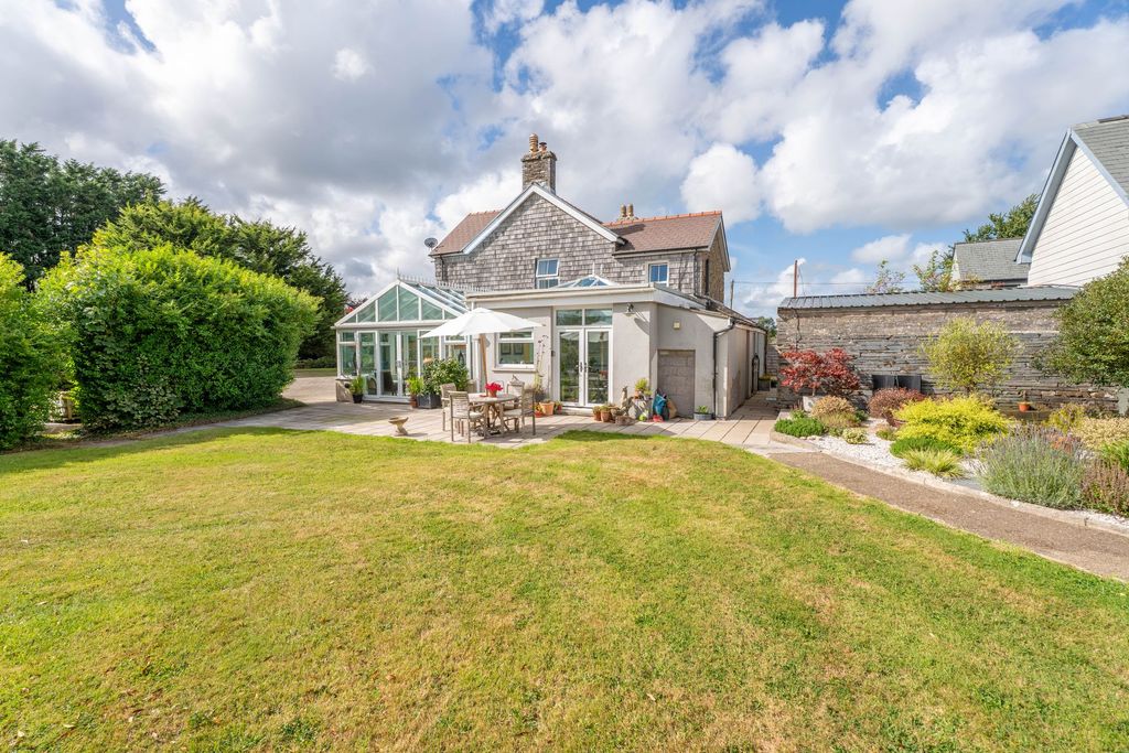 Property photo 1 of 75