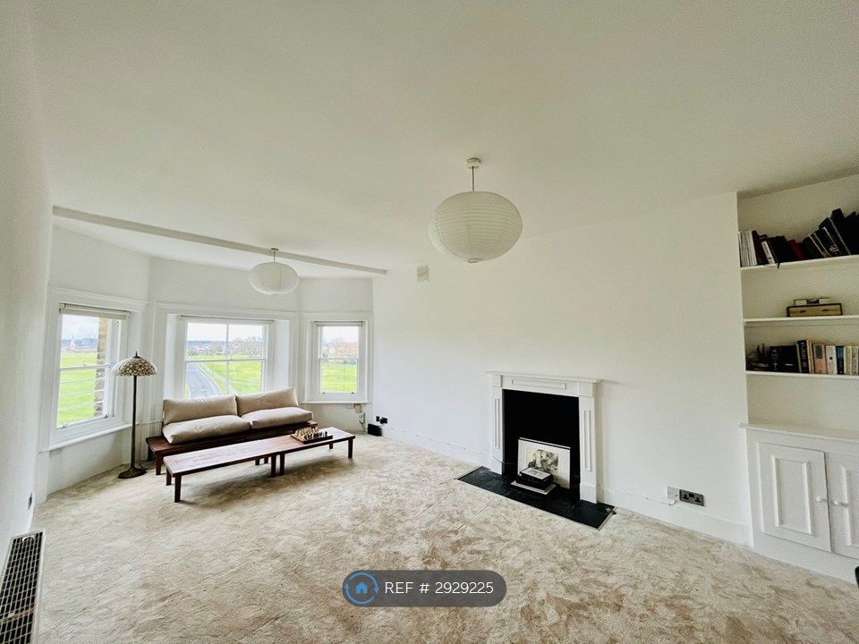 Property photo 2 of 18 Living Room
