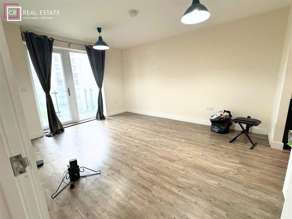 Property photo 3 of 9