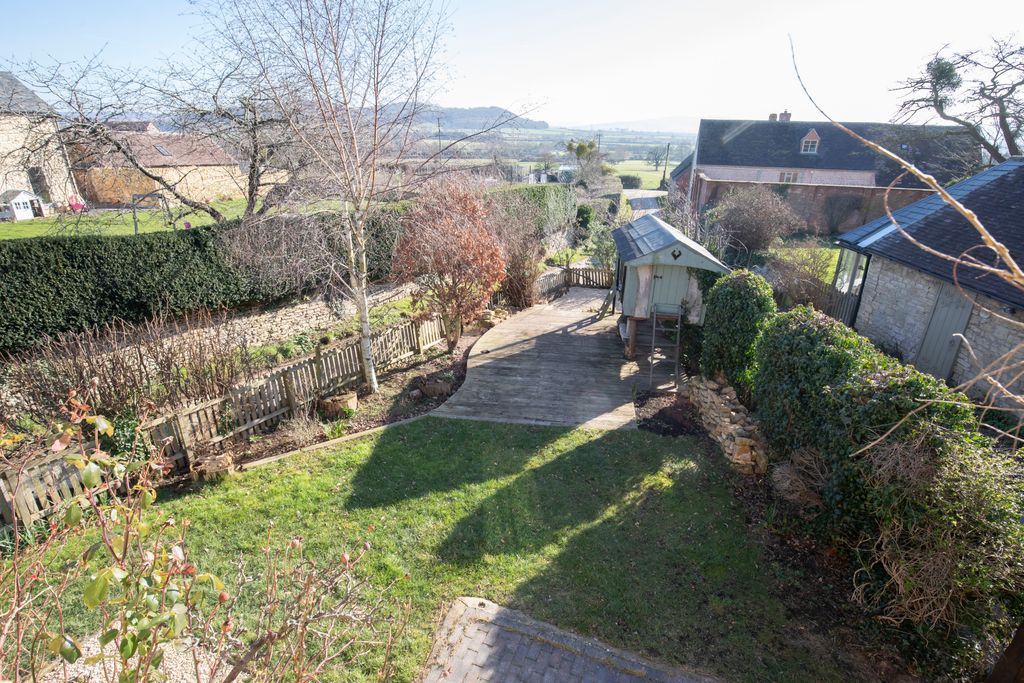 Additional image 8 of 3 bed semi-detached house to rentThe Old Thatch, Grafton GL20