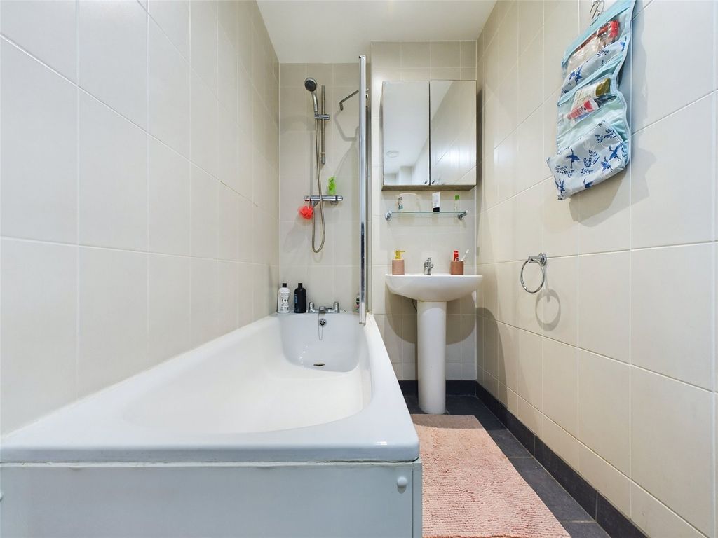 Property photo 3 of 16 Picture No. 10