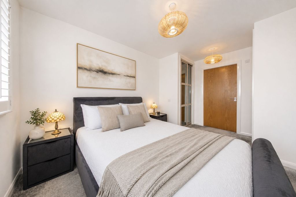 Property photo 3 of 32 Virtually Staged Bedroom 1