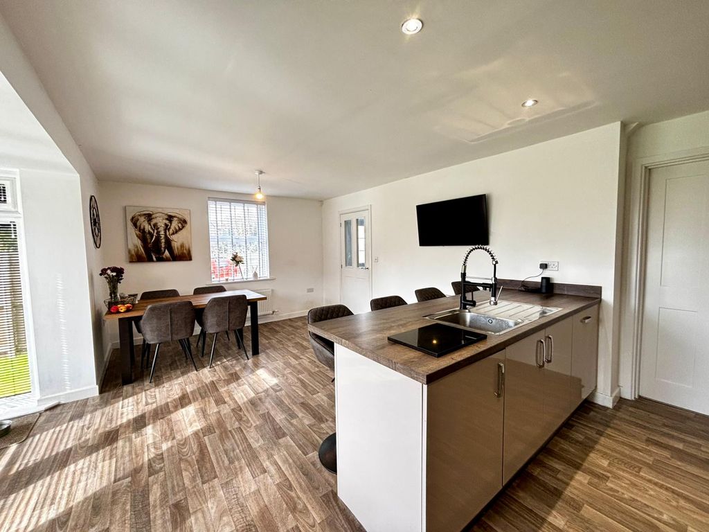 Property photo 2 of 22 Kitchen