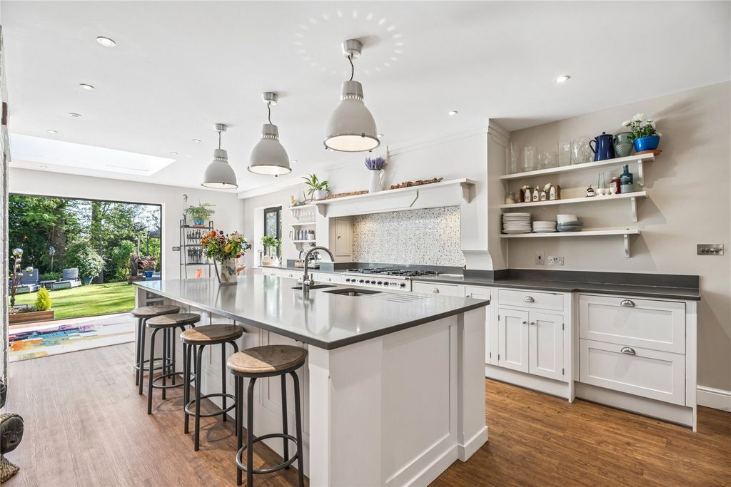 Property photo 3 of 22 Kitchen Island