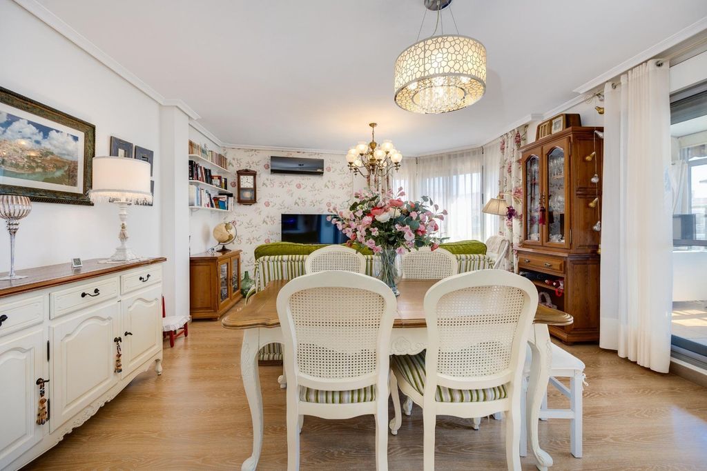 Property photo 2 of 50