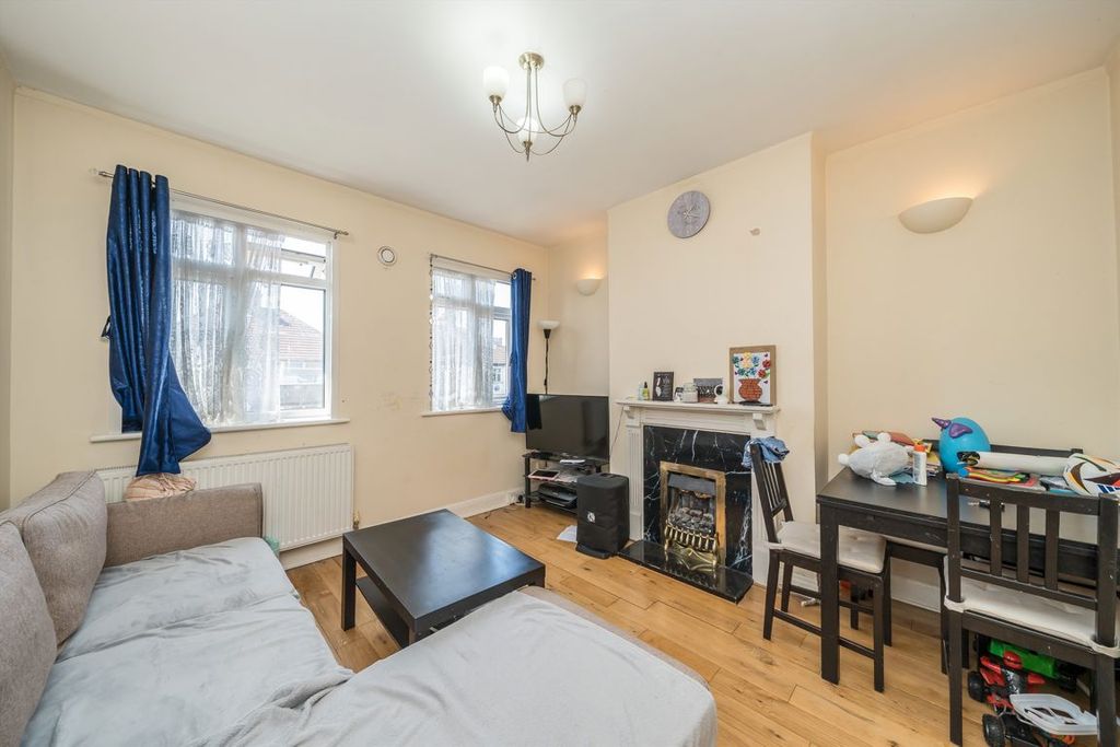 Property photo 2 of 6