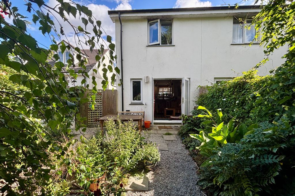 Property photo 2 of 18