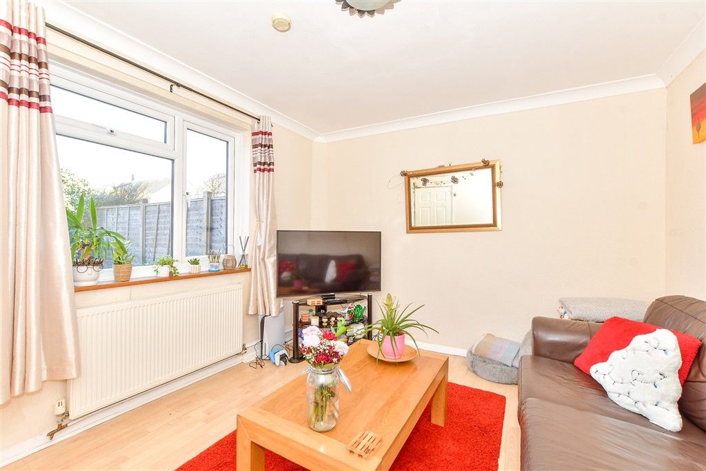 Property photo 1 of 10 Lounge