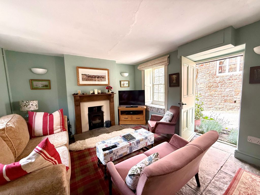 Property photo 3 of 17